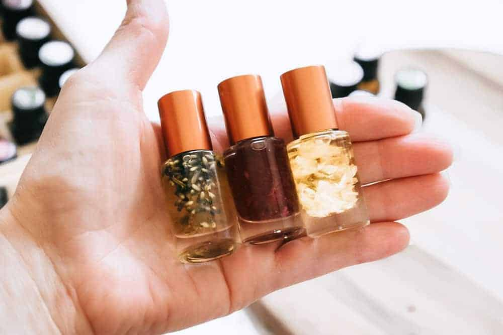 Naturals vs Synthetics in Fragrance: What’s the Difference? 2 Naturals vs Synthetics in Fragrance